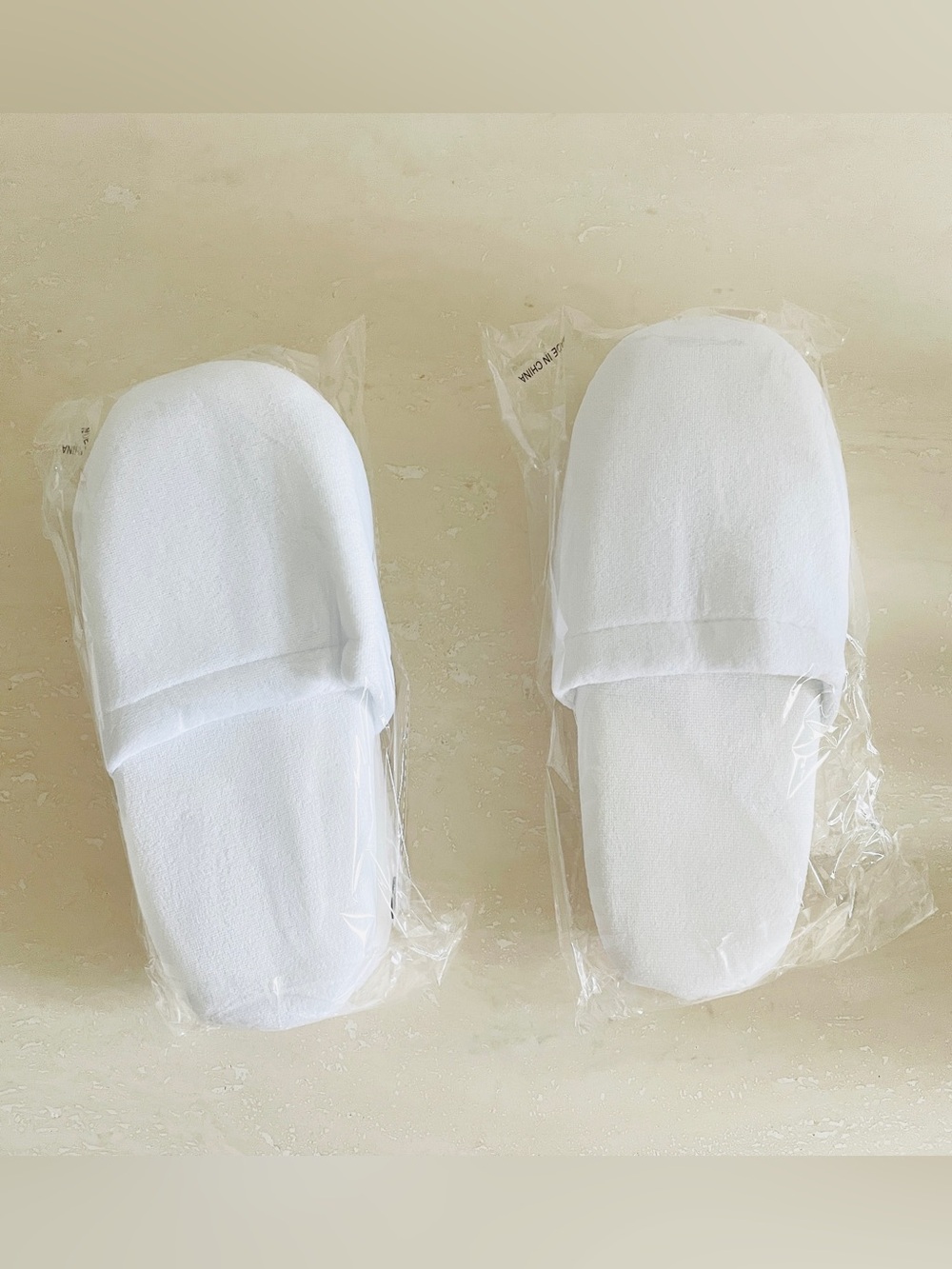 2 PAIRS Lux Disposable Large Men’s Slippers Closed Toe Thick Sole Size 12-14